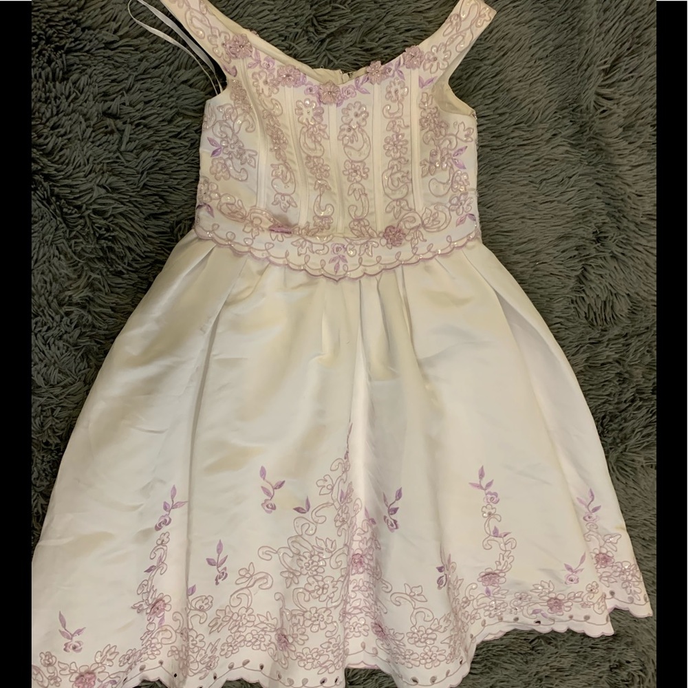 Dress - Picture 5 of 10